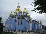 Una chiesa nel color blu caratteristico